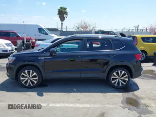 2022 Volkswagen Taos SE z VIN 3VVRX7B2XNM068564, wystawiony jako IAAI lot #42174805 z przebiegiem 26 307 mil mil oraz . Historia ofert i sprzedaży dostępna na DreamBid. Obrazek 13.
