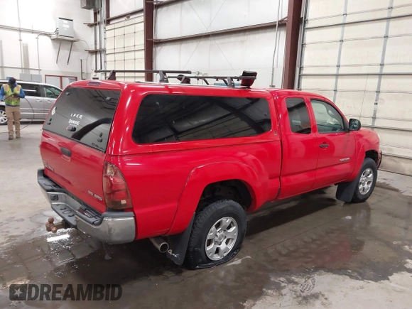 2006 Toyota Tacoma with VIN 5TEUU42N56Z312457, listed as a IAAI auction lot 41413847 with 82,944 mi miles. Bid and sale history available at carsss.com. Image 4.