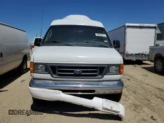 2003 Ford Econoline Cargo Recreational with VIN 1FDPE24L83HA48184, listed as a Copart auction lot 68382614 with 235,732 mi miles and Salvage Title. Bid and sale history available at DreamBid. Image 5.