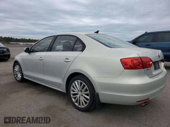 2011 Volkswagen Jetta SEL с VIN 3VWLZ7AJ1BM101094, выставлен на аукционе Copart как лот 53620215 с пробегом 147 414 миль миль и Чистый • Clean title. История ставок и продаж доступна на DreamBid. Изображение 2.