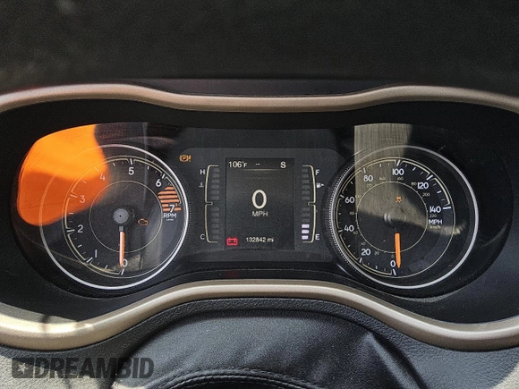 2018 Jeep Cherokee Latitude with VIN 1C4PJLCB7JD604911, listed as a Copart auction lot 60128925 with 132,842 mi miles and Clean title. Bid and sale history available at DreamBid. Image 9.