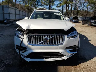 2025 Volvo XC90 Ultimate Bright Theme with VIN YV4062PF0S1296877, listed as a Copart auction lot 48514225 with 8,546 mi miles and Salvage Title. Bid and sale history available at carsss.com. Image 5.