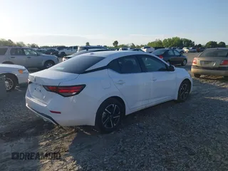 2025 Nissan Sentra SV z VIN 3N1AB8CVXSY205535, wystawiony jako IAAI lot #42012313 z przebiegiem 5460 mil mil oraz . Historia ofert i sprzedaży dostępna na DreamBid. Obrazek 4.