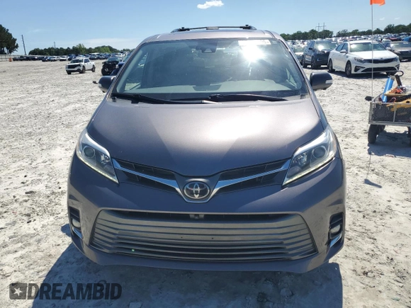 2020 Toyota Sienna XLE z VIN 5TDDZ3DC3LS236382, wystawiony jako Copart lot #57954705 z przebiegiem 69 761 mil mil oraz Szkoda całkowita • Salvage title. Historia ofert i sprzedaży dostępna na DreamBid. Obrazek 5.