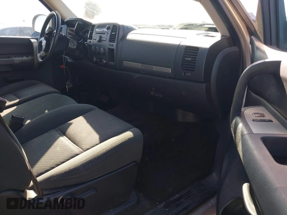 2009 Chevrolet Silverado 1500 LT with VIN 3GCEC23019G120466, listed as a IAAI auction lot 41754684 with 119,330 mi miles. Bid and sale history available at carsss.com. Image 5.