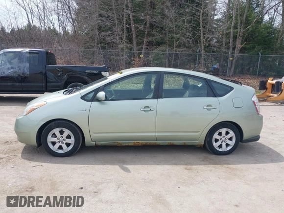 2008 Toyota Prius with VIN JTDKB20U087738255, listed as a IAAI auction lot 42091303 with 233,000 mi miles. Bid and sale history available at carsss.com. Image 12.