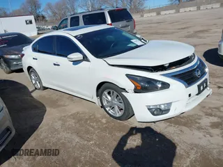2014 Nissan Altima 2.5 with VIN 1N4AL3AP8EC407469, listed as a IAAI auction lot 41685709 with 106,295 mi miles. Bid and sale history available at carsss.com. Image 1.