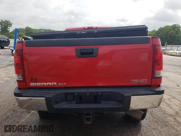 2009 GMC Sierra 2500HD SLT z VIN 1GTHK63679F119335, wystawiony jako Copart lot #56906825 z przebiegiem 368 067 mil mil oraz Szkoda całkowita • Salvage title. Historia ofert i sprzedaży dostępna na DreamBid. Obrazek 6.