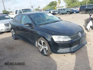 2014 Volkswagen Jetta SE with VIN 3VWD17AJ0EM381770, listed as a IAAI auction lot 42487960 with 135,747 mi miles and . Bid and sale history available at DreamBid. Image 1.