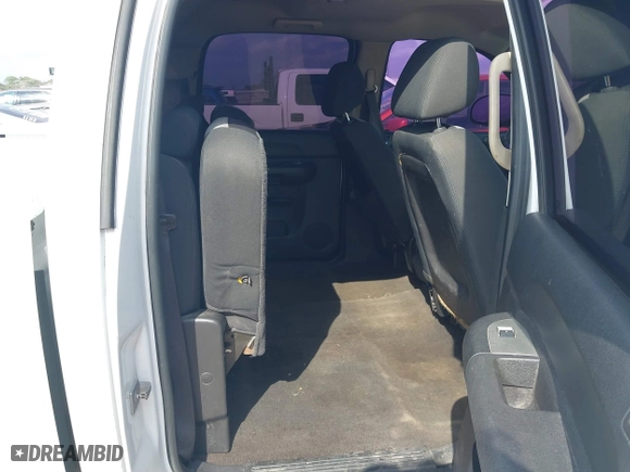 2007 Chevrolet Silverado 1500 LT w/1LT with VIN 2GCEC13C171708765, listed as a IAAI auction lot 41496026 with 250,396 mi miles. Bid and sale history available at carsss.com. Image 8.
