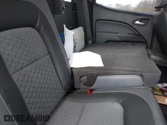 2018 Chevrolet Colorado 4WD Z71 z VIN 1GCGTDENXJ1133572, wystawiony jako IAAI lot #41437941 z przebiegiem 82 254 mil mil oraz . Historia ofert i sprzedaży dostępna na DreamBid. Obrazek 8.