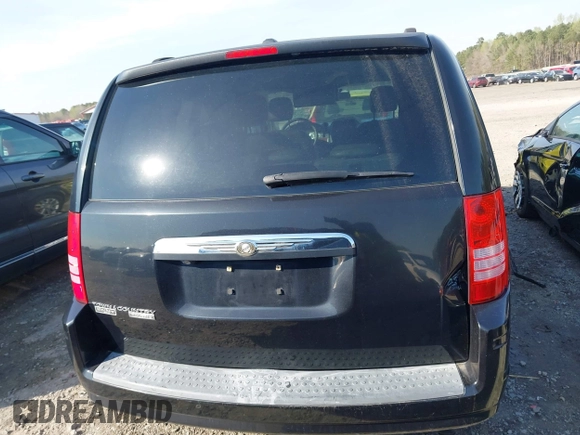2008 Chrysler Town & Country Touring with VIN 2A8HR54P48R708923, listed as a IAAI auction lot 41917518 with 233,971 mi miles. Bid and sale history available at carsss.com. Image 16.