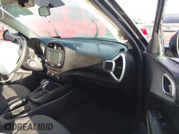2020 Kia Soul LX with VIN KNDJ23AU2L7716198, listed as a IAAI auction lot 41667038 with 38,344 mi miles. Bid and sale history available at carsss.com. Image 5.