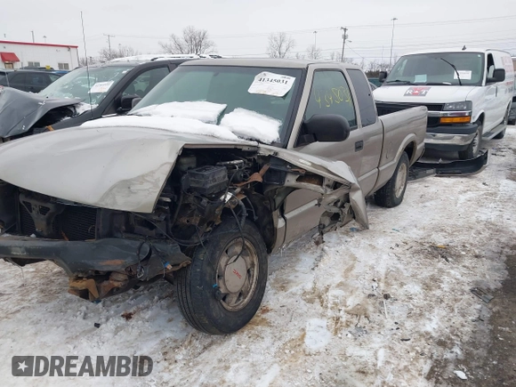 2003 GMC Sonoma SLS z VIN 1GTCS19X738237992, wystawiony jako IAAI lot #41345031 z przebiegiem 154 597 mil mil oraz . Historia ofert i sprzedaży dostępna na DreamBid. Obrazek 2.