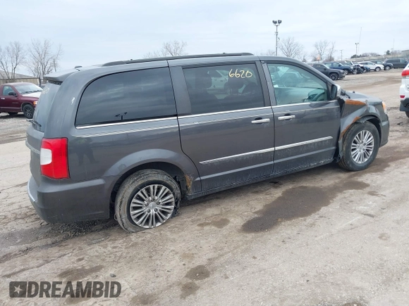 2015 Chrysler Town & Country Touring-L with VIN 2C4RC1CG4FR525588, listed as a IAAI auction lot 41696620 with 225,297 mi miles. Bid and sale history available at carsss.com. Image 4.