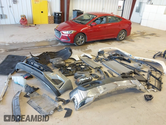 2020 Chevrolet Silverado 1500 LT z VIN 3GCUYDEDXLG311836, wystawiony jako IAAI lot #41763513 z przebiegiem 116 215 mil mil oraz . Historia ofert i sprzedaży dostępna na DreamBid. Obrazek 12.