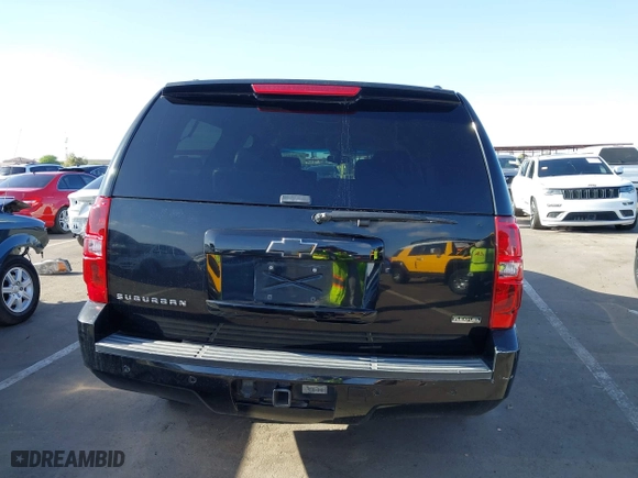 2012 Chevrolet Suburban LT with VIN 1GNSCJE00CR226285, listed as a IAAI auction lot 42059936 with 318,948 mi miles. Bid and sale history available at carsss.com. Image 16.