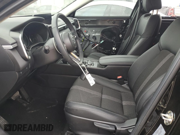 2025 Mazda CX-50 S Select with VIN 7MMVABAM6SN304276, listed as a Copart auction lot 50847305 with 17,543 mi miles and Clean Title. Bid and sale history available at DreamBid. Image 7.