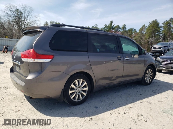 2013 Toyota Sienna XLE with VIN 5TDDK3DC0DS053561, listed as a Copart auction lot 53786685 with 332,714 mi miles and Clean Title. Bid and sale history available at DreamBid. Image 3.