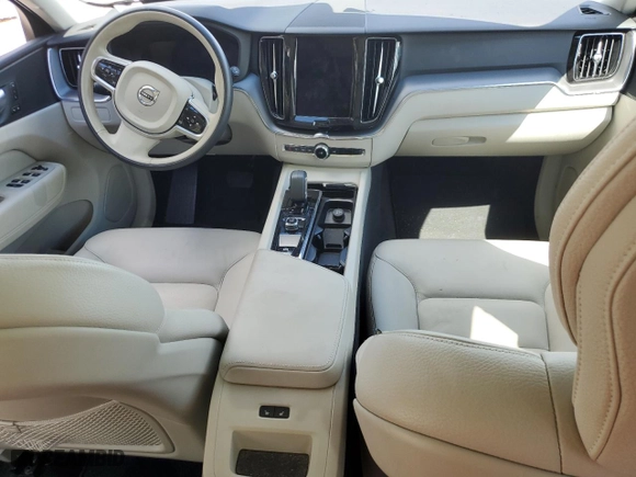 2024 Volvo XC60 Core Dark Theme with VIN YV4L12RK4R1877525, listed as a Copart auction lot 71566264 with 0 mi miles and Non Repairable. Bid and sale history available at carsss.com. Image 8.