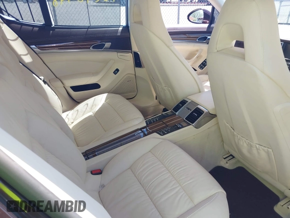 2012 Porsche Panamera S z VIN WP0AB2A75CL060106, wystawiony jako IAAI lot #42240948 z przebiegiem 52 294 mil mil oraz . Historia ofert i sprzedaży dostępna na DreamBid. Obrazek 8.