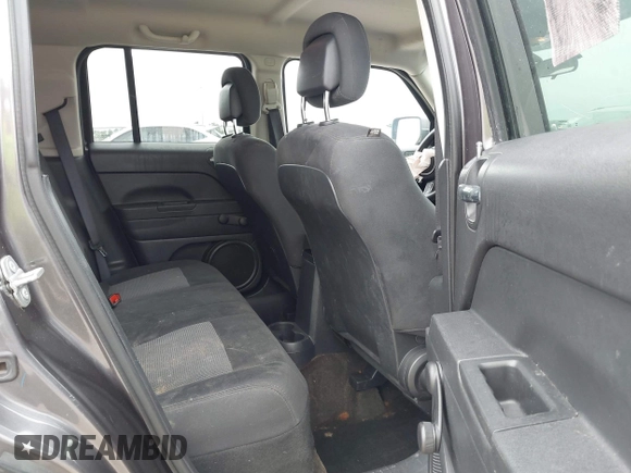 2015 Jeep Patriot Altitude Edition with VIN 1C4NJPBA3FD419477, listed as a IAAI auction lot 41878058 with 174,652 mi miles. Bid and sale history available at carsss.com. Image 8.