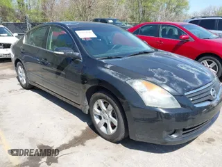 2008 Nissan Altima 3.5 SE with VIN 1N4BL21E28C140184, listed as a IAAI auction lot 41979848 with 146,107 mi miles. Bid and sale history available at carsss.com. Image 1.