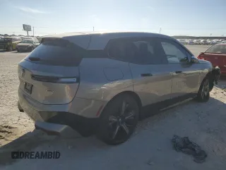 2023 BMW iX xDrive50 with VIN WB523CF07PCM53366, listed as a Copart auction lot 88066435 with 0 mi miles and Salvage Title. Bid and sale history available at carsss.com. Image 3.