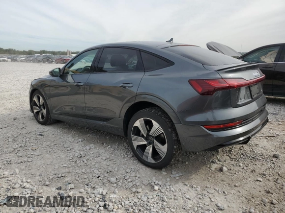 2021 Audi e-tron Sportback Prestige z VIN WA13ABGE8MB008083, wystawiony jako Copart lot #72904564 z przebiegiem 30 787 mil mil oraz Nie do naprawy. Historia ofert i sprzedaży dostępna na DreamBid. Obrazek 2.