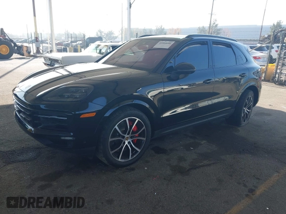 2024 Porsche Cayenne S z VIN WP1AL2AY3RDA35194, wystawiony jako IAAI lot #40984680 z przebiegiem 23 852 mil mil oraz . Historia ofert i sprzedaży dostępna na DreamBid. Obrazek 2.