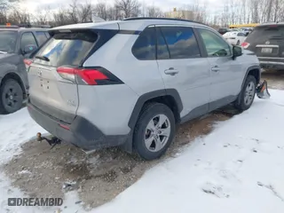 2022 Toyota RAV4 Hybrid XLE with VIN JTMRWRFV4ND568071, listed as a IAAI auction lot 41352014 with 47,513 mi miles. Bid and sale history available at carsss.com. Image 4.