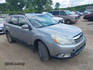 2011 Subaru Outback Premium z VIN 4S4BRCGC3B3410921, wystawiony jako IAAI lot #42697392 z przebiegiem 198 881 mil mil oraz . Historia ofert i sprzedaży dostępna na DreamBid. Obrazek 1.