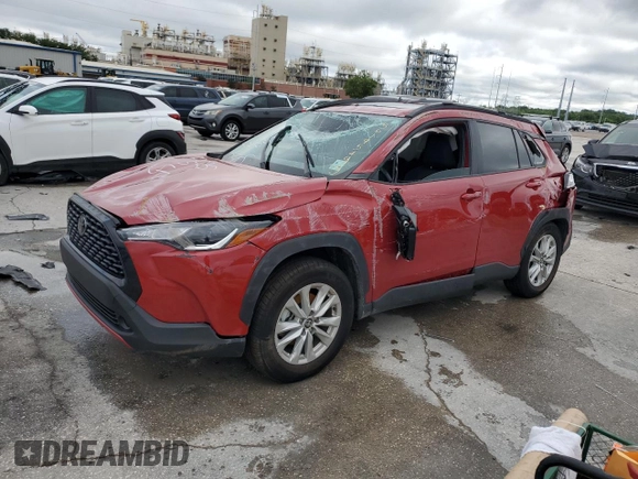 2024 Toyota Corolla Cross LE z VIN 7MUBAABG5RV085715, wystawiony jako Copart lot #56195495 z przebiegiem 47 512 mil mil oraz Szkoda całkowita • Salvage title. Historia ofert i sprzedaży dostępna na DreamBid. Obrazek 1.