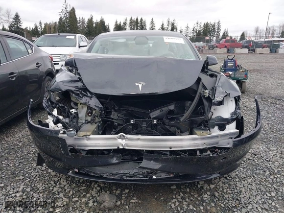 2025 Tesla Model 3 Long Range with VIN 5YJ3E1EB2SF921588, listed as a IAAI auction lot 41609999 with 113 mi miles. Bid and sale history available at carsss.com. Image 13.