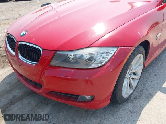 2011 BMW 3 Series 328i xDrive z VIN WBAPK5C52BA661343, wystawiony jako IAAI lot #42472552 z przebiegiem 114 033 mil mil oraz . Historia ofert i sprzedaży dostępna na DreamBid. Obrazek 6.