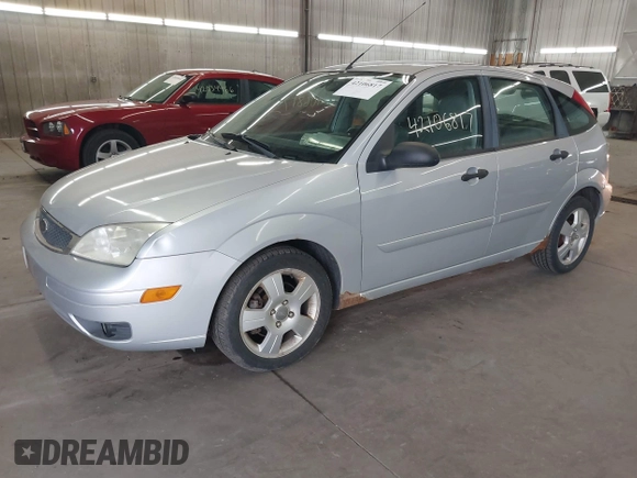 2005 Ford Focus S with VIN 3FAFP37N15R138393, listed as a IAAI auction lot 42106817 with 144,047 mi miles and . Bid and sale history available at carsss.com. Image 18.