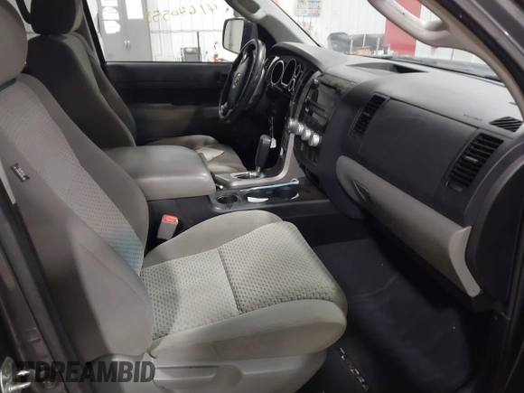 2013 Toyota Tundra 4WD Truck with VIN 5TFDW5F16DX305917, listed as a IAAI auction lot 41640555 with 255,812 mi miles. Bid and sale history available at carsss.com. Image 5.