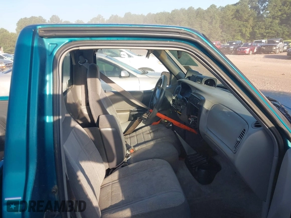1996 Ford Ranger XL with VIN 1FTCR10A9TUC70181, listed as a IAAI auction lot 42694645 with 186,451 mi miles and . Bid and sale history available at DreamBid. Image 5.