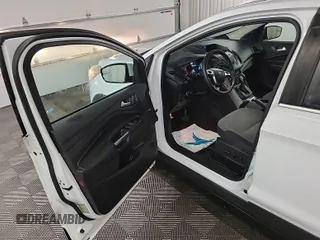 2016 Ford Escape SE с VIN 1FMCU9GX0GUB00929, выставлен на аукционе IAAI как лот 42503267 с пробегом 95 079 миль миль и . История ставок и продаж доступна на DreamBid. Изображение 14.