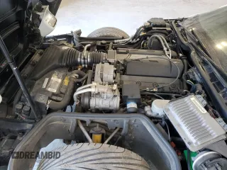 1994 Chevrolet Corvette z VIN 1G1YY32P5R5111448, wystawiony jako Copart lot #41581755 z przebiegiem 65 031 mil mil oraz Szkoda całkowita • Salvage title. Historia ofert i sprzedaży dostępna na DreamBid. Obrazek 11.