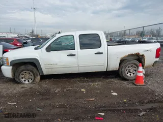 2011 Chevrolet Silverado 1500 LS with VIN 3GCPKREA1BG124050, listed as a IAAI auction lot 41656687 with 200,319 mi miles. Bid and sale history available at carsss.com. Image 15.