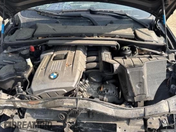 2006 BMW 3 Series 325i z VIN WBAVB13526PS65254, wystawiony jako Copart lot #61694295 z przebiegiem Nie podano mil oraz Czysty tytuł • Clean title. Historia ofert i sprzedaży dostępna na DreamBid. Obrazek 7.