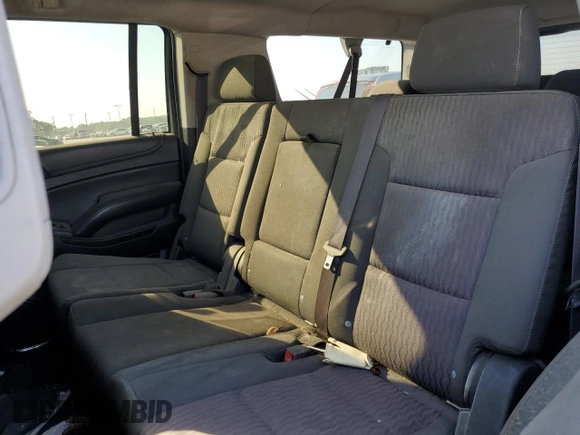 2016 GMC Yukon XL SLE z VIN 1GKS2FKC5GR120867, wystawiony jako Copart lot #74082914 z przebiegiem Nie podano mil oraz Tytuł czysty. Historia ofert i sprzedaży dostępna na DreamBid. Obrazek 10.