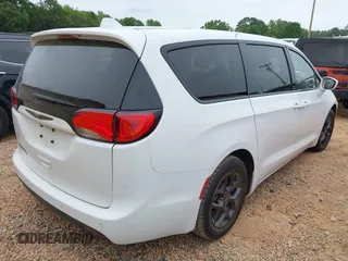 2018 Chrysler Pacifica Touring Plus with VIN 2C4RC1FG5JR287268, listed as a IAAI auction lot 42208739 with 114,294 mi miles and . Bid and sale history available at DreamBid. Image 4.