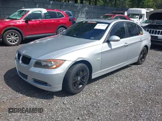 2008 BMW 3 Series 328xi with VIN WBAVC73528KP37985, listed as a IAAI auction lot 42679403 with 138,046 mi miles and . Bid and sale history available at DreamBid. Image 2.