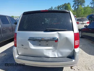2008 Chrysler Town & Country Touring with VIN 2A8HR54P88R114822, listed as a IAAI auction lot 42051944 with 204,282 mi miles and . Bid and sale history available at DreamBid. Image 16.