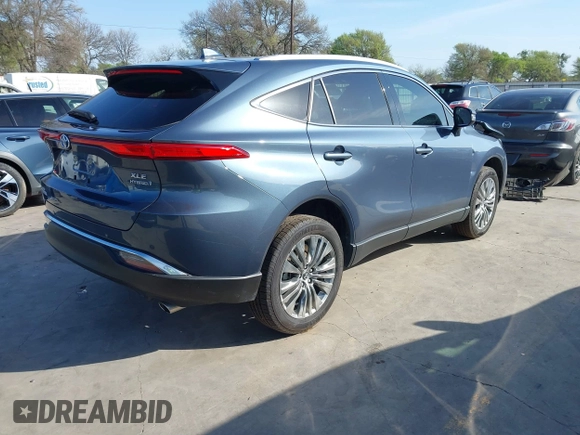 2022 Toyota Venza LE with VIN JTEAAAAH1NJ117577, listed as a IAAI auction lot 41803675 with 34,562 mi miles. Bid and sale history available at carsss.com. Image 4.