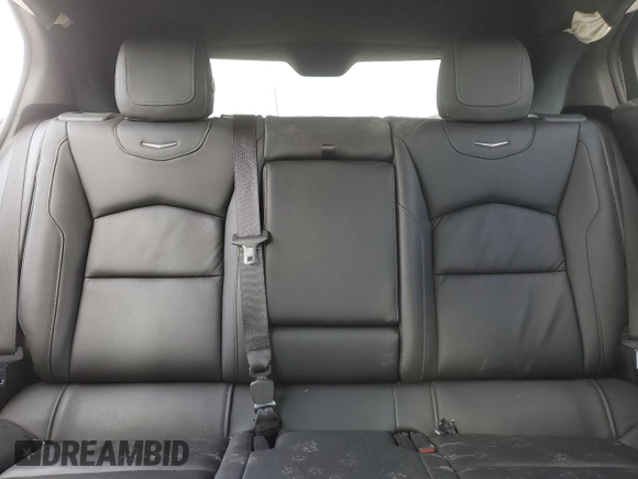 2022 Cadillac XT4 FWD Premium Luxury z VIN 1GYFZCR42NF135325, wystawiony jako Copart lot #43133215 z przebiegiem 48 998 mil mil oraz Szkoda całkowita • Salvage title. Historia ofert i sprzedaży dostępna na DreamBid. Obrazek 10.