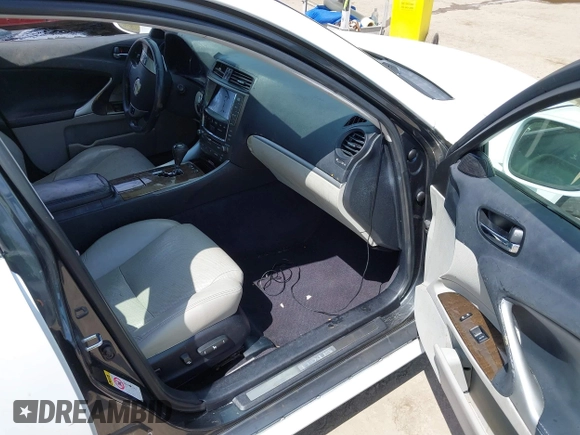 2011 Lexus IS 250 z VIN JTHCF5C24B5047820, wystawiony jako IAAI lot #42112789 z przebiegiem 109 254 mil mil oraz . Historia ofert i sprzedaży dostępna na DreamBid. Obrazek 5.