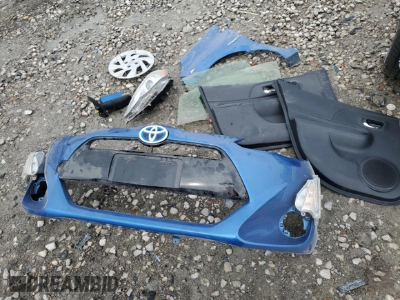 2015 Toyota Prius One z VIN JTDKDTB38F1101960, wystawiony jako Copart lot #56105945 z przebiegiem 165 259 mil mil oraz Szkoda całkowita • Salvage title. Historia ofert i sprzedaży dostępna na DreamBid. Obrazek 12.